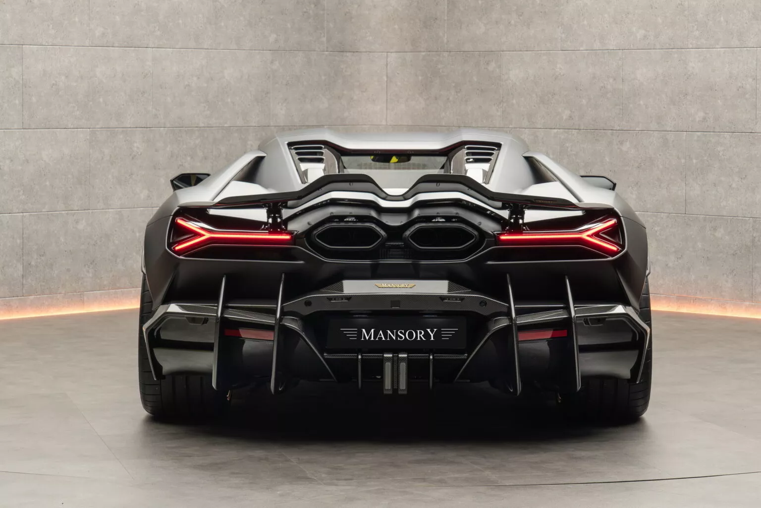 Jantes en alliage FV.10 sur la Lamborghini Revuelto par Mansory Jantes en alliage FV.10 sur la Lamborghini Revuelto par Mansory