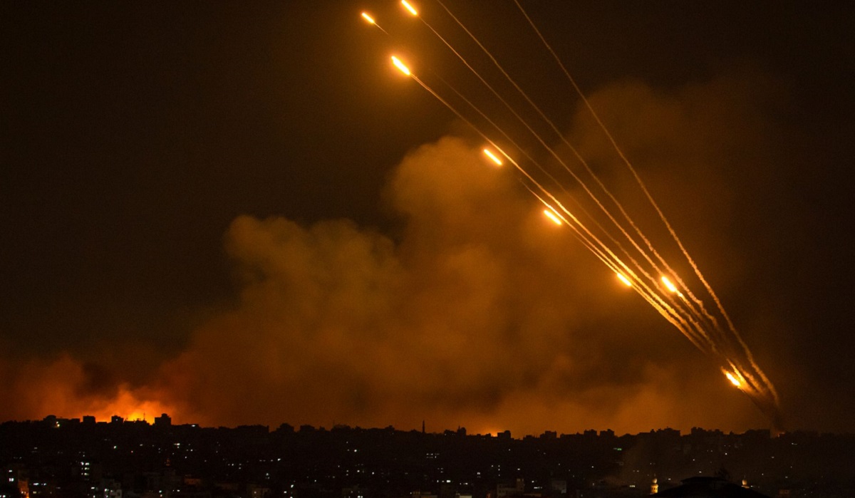 L'Iran a lancé une attaque massive sur Israël : jusqu'à cinq cents missiles balistiques ont été lancés. L'Iran a lancé une attaque massive sur Israël : jusqu'à cinq cents missiles balistiques ont été lancés.