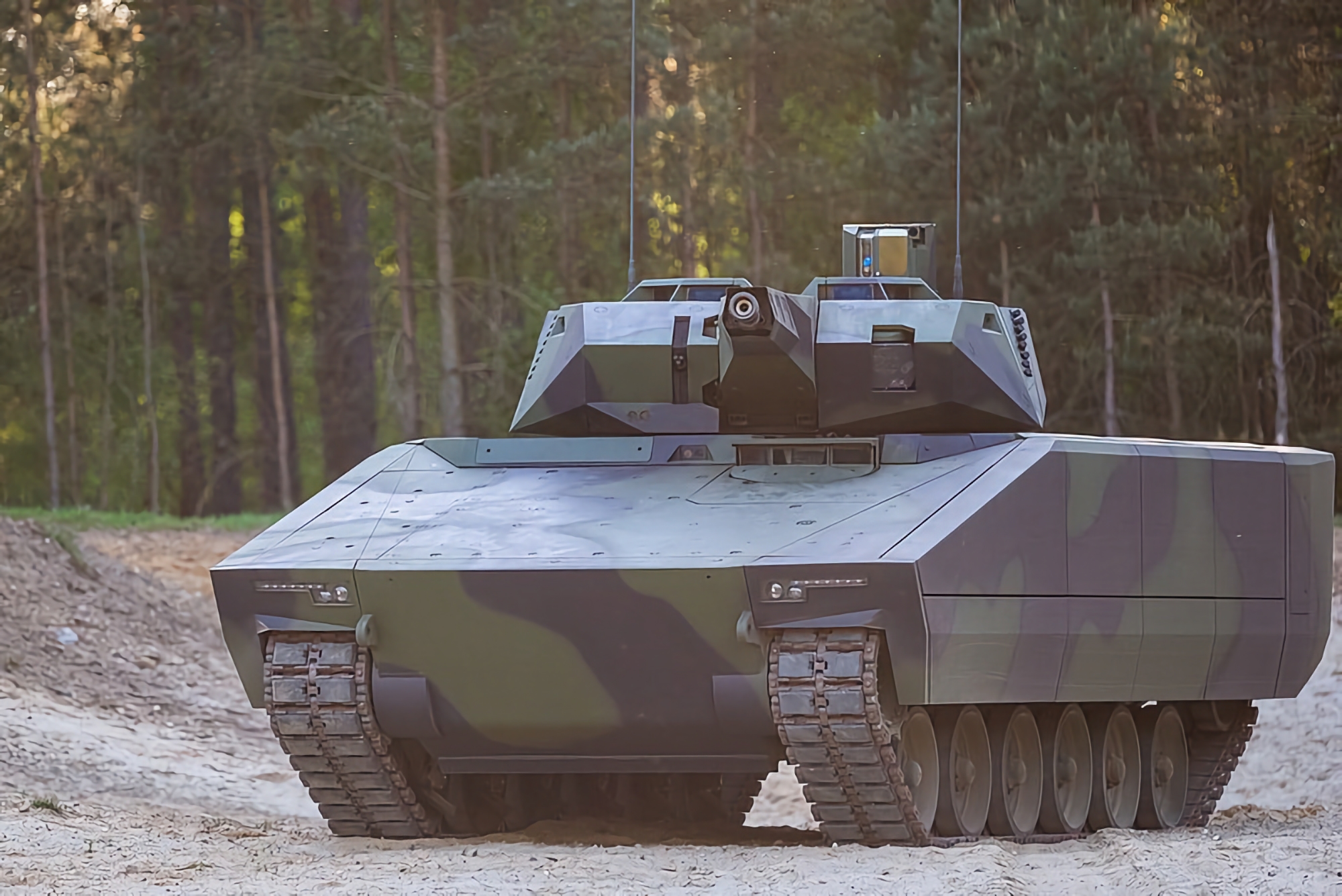 Rheinmetall lancera une usine en Ukraine en 2024 pour produire des véhicules blindés de transport de troupes Fuchs et des véhicules de combat d'infanterie Lynx.-2 Rheinmetall lancera une usine en Ukraine en 2024 pour produire des véhicules blindés de transport de troupes Fuchs et des véhicules de combat d'infanterie Lynx.-2