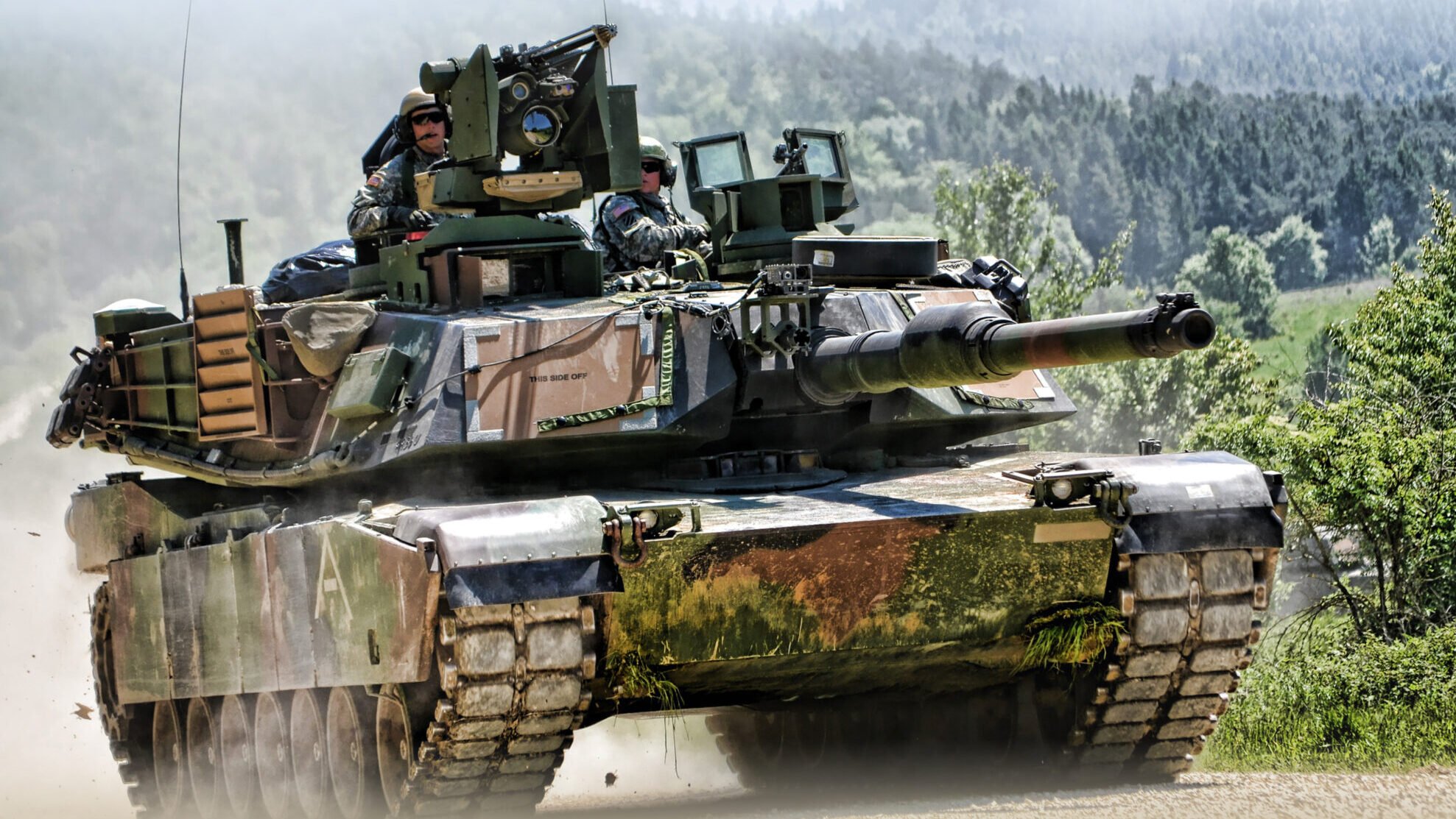Les États-Unis remettent tous les chars M1 Abrams promis aux forces armées ukrainiennes Les États-Unis remettent tous les chars M1 Abrams promis aux forces armées ukrainiennes