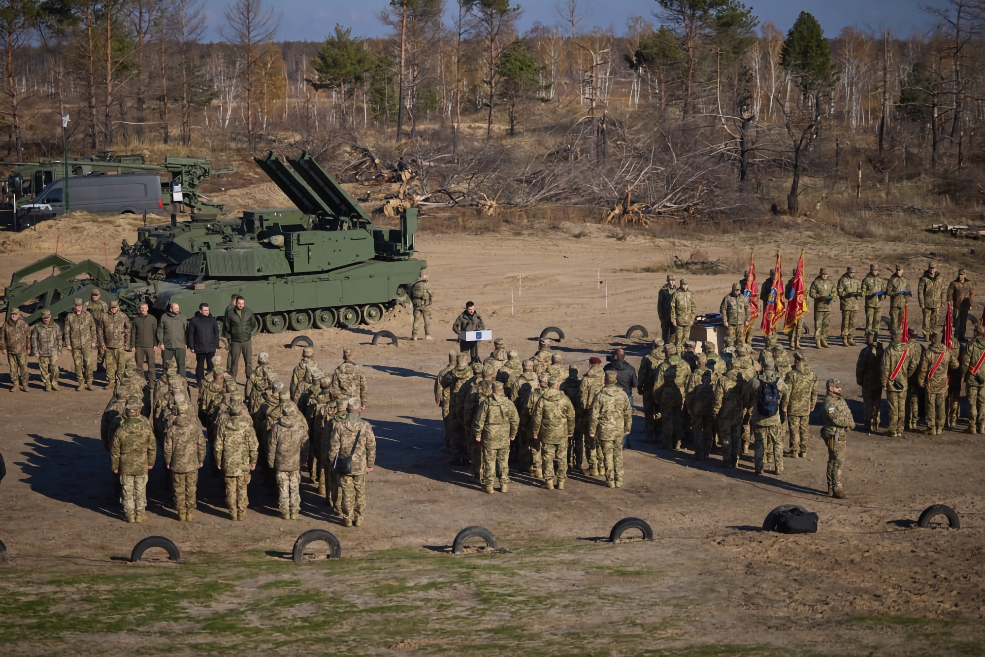 L'AFU a reçu en service des véhicules d'assaut de déminage M1150 basés sur des chars M1 Abrams, les États-Unis n'ont pas fait état de leurs livraisons. L'AFU a reçu en service des véhicules d'assaut de déminage M1150 basés sur des chars M1 Abrams, les États-Unis n'ont pas fait état de leurs livraisons.