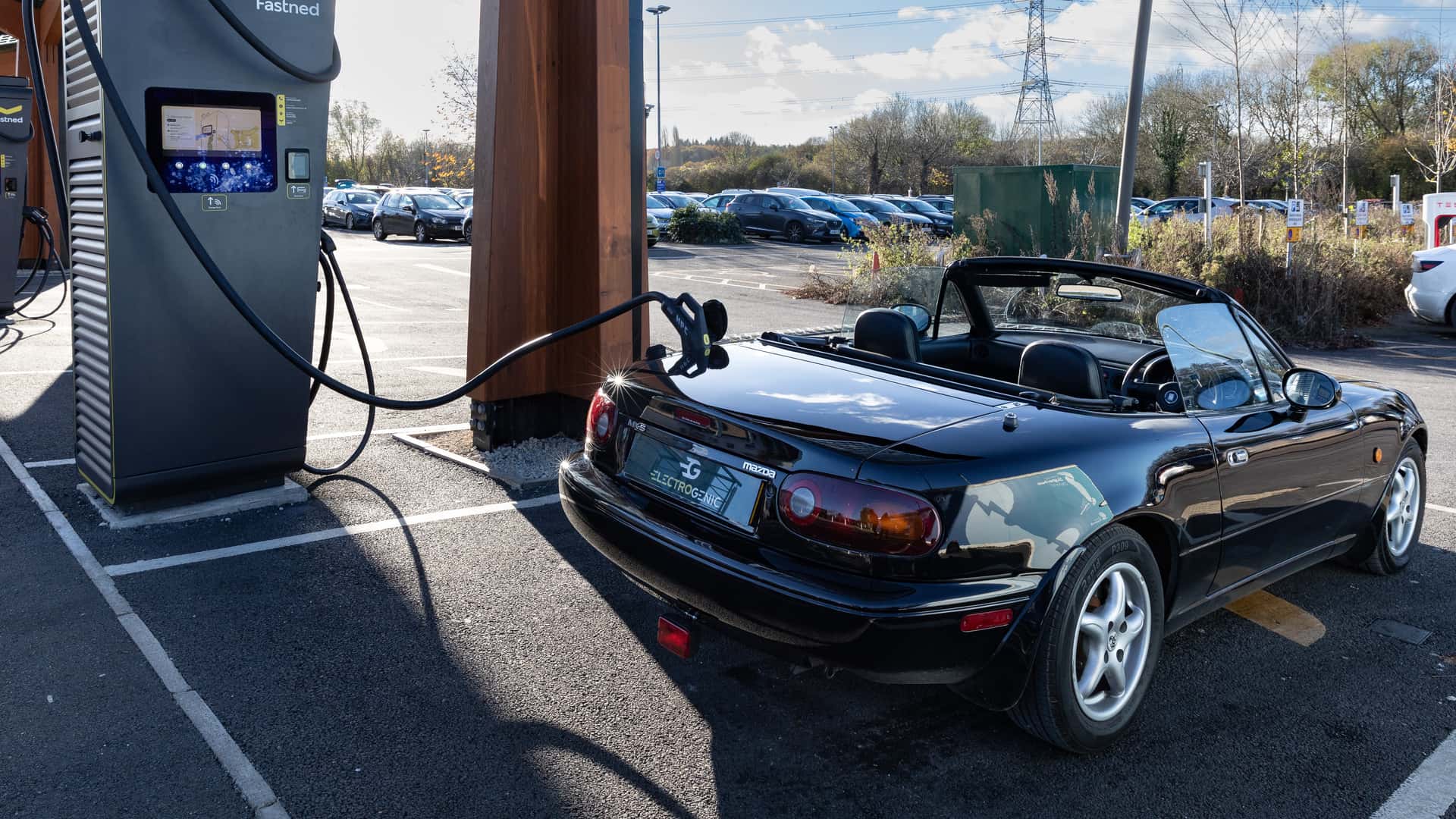 Mazda MX-5 NA électrifiée - Vue 2 Mazda MX-5 NA électrifiée - Vue 2