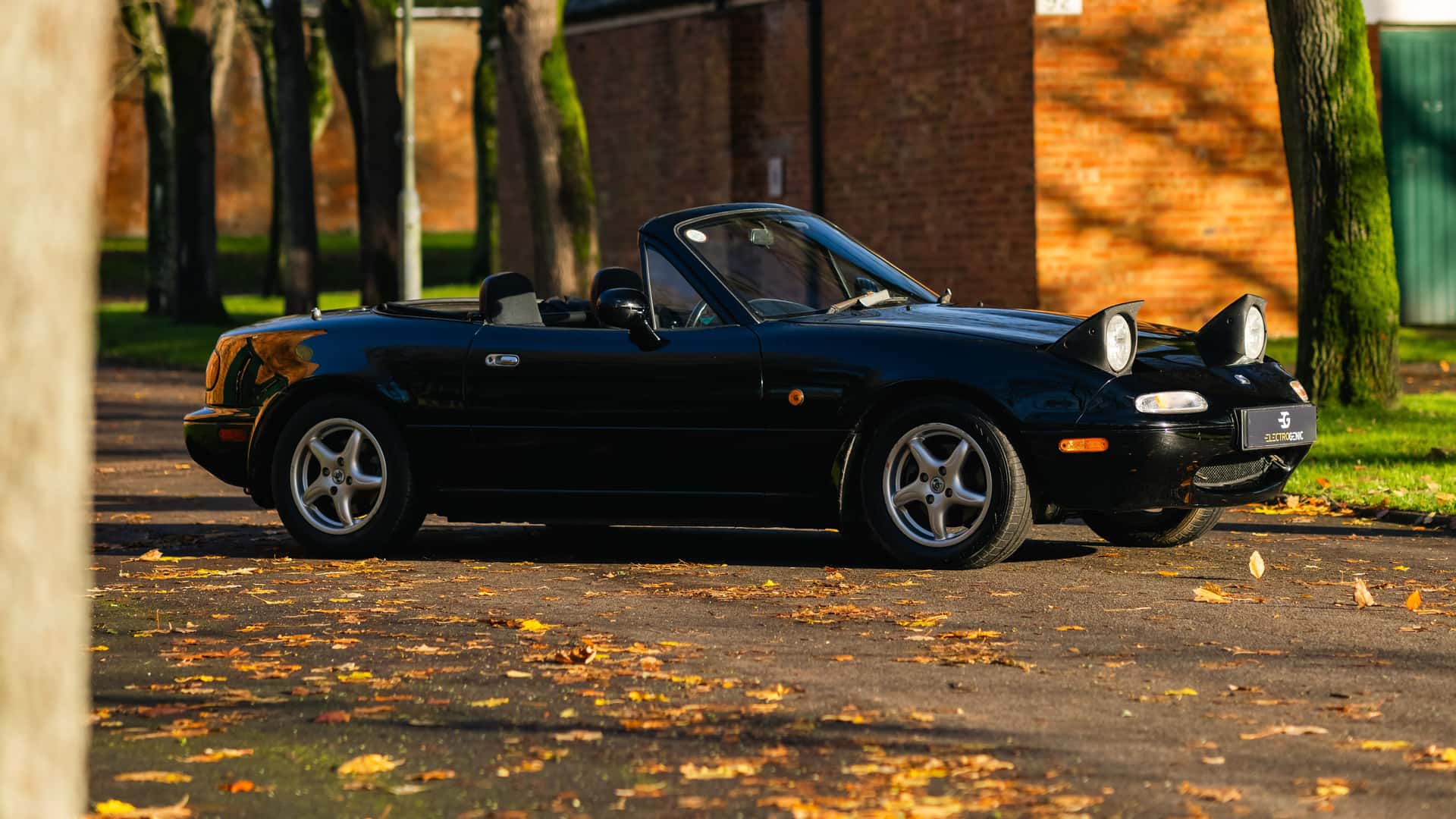Mazda MX-5 NA électrifiée - Vue 4 Mazda MX-5 NA électrifiée - Vue 4