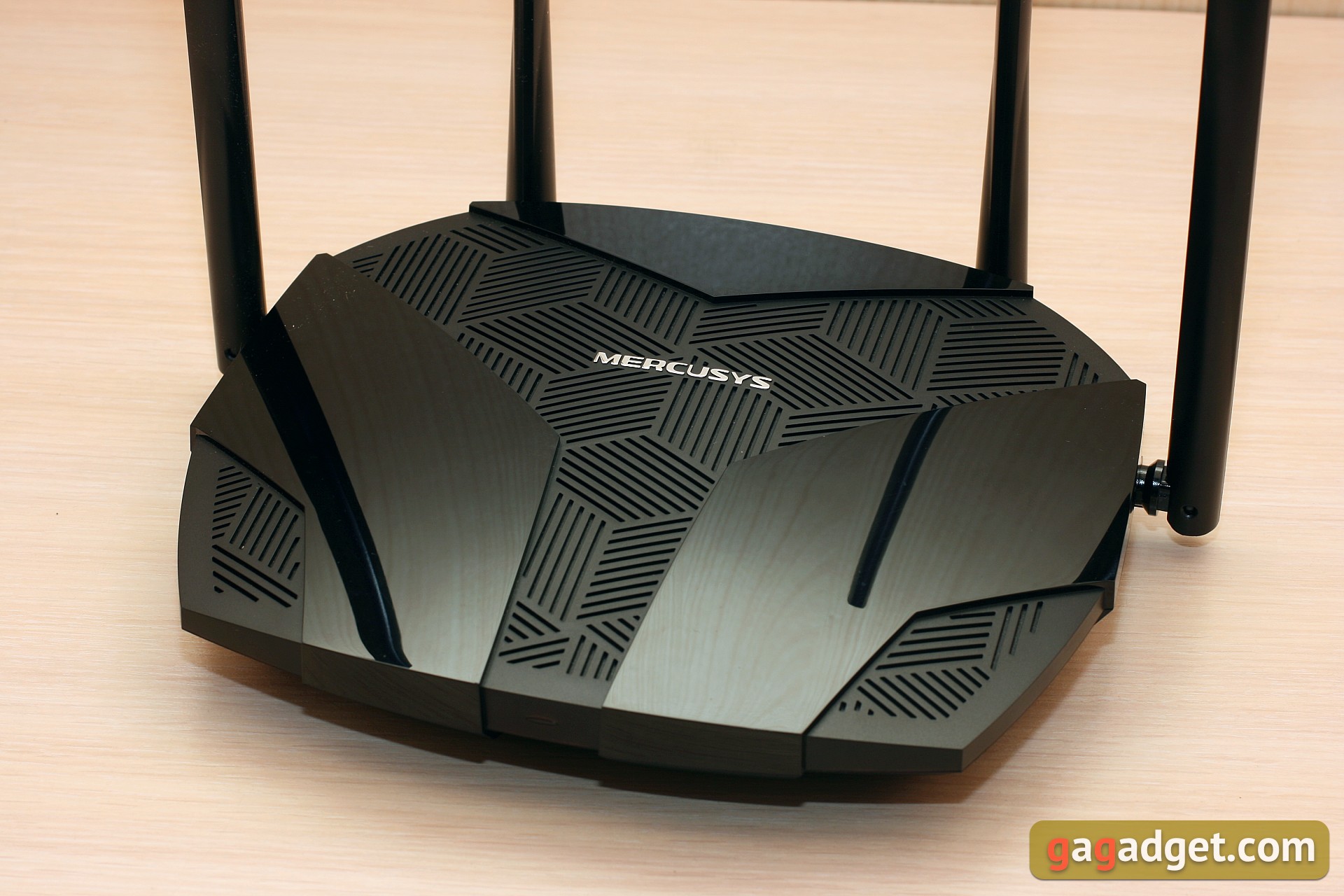 Avis sur le Mercusys MR70X : le routeur gigabit le plus abordable avec Wi-Fi 6 Avis sur le Mercusys MR70X : le routeur gigabit le plus abordable avec Wi-Fi 6