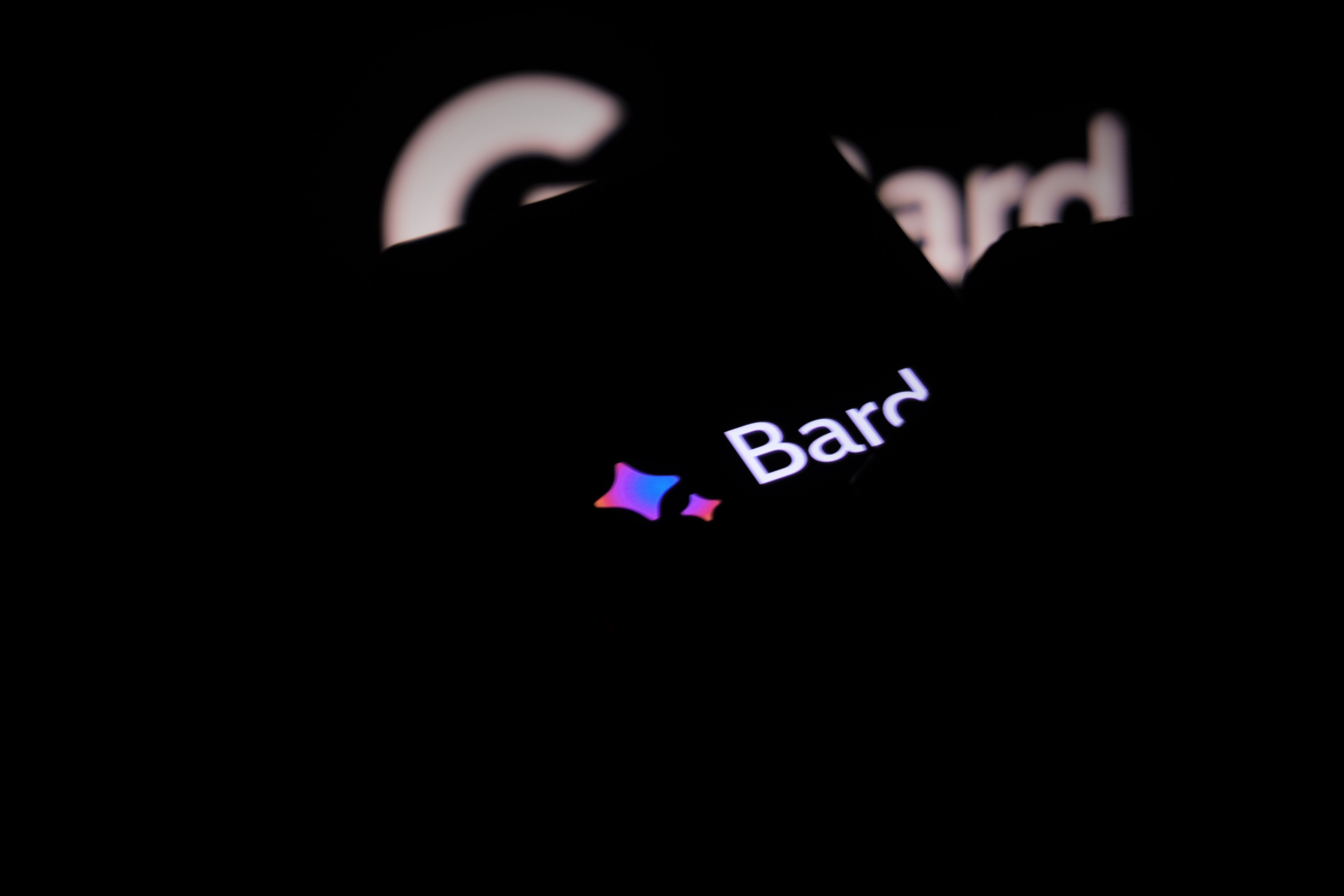 Google poursuit les escrocs qui ont utilisé le battage médiatique autour de Bard pour diffuser des logiciels malveillants Google poursuit les escrocs qui ont utilisé le battage médiatique autour de Bard pour diffuser des logiciels malveillants