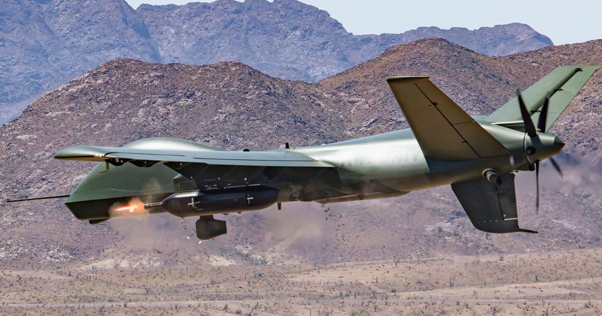GA-ASI a dévoilé des images d'essais de combat du drone ultramoderne Mojave, équipé de deux mitrailleuses rotatives et de 16 missiles AGM-114 Hellfire.