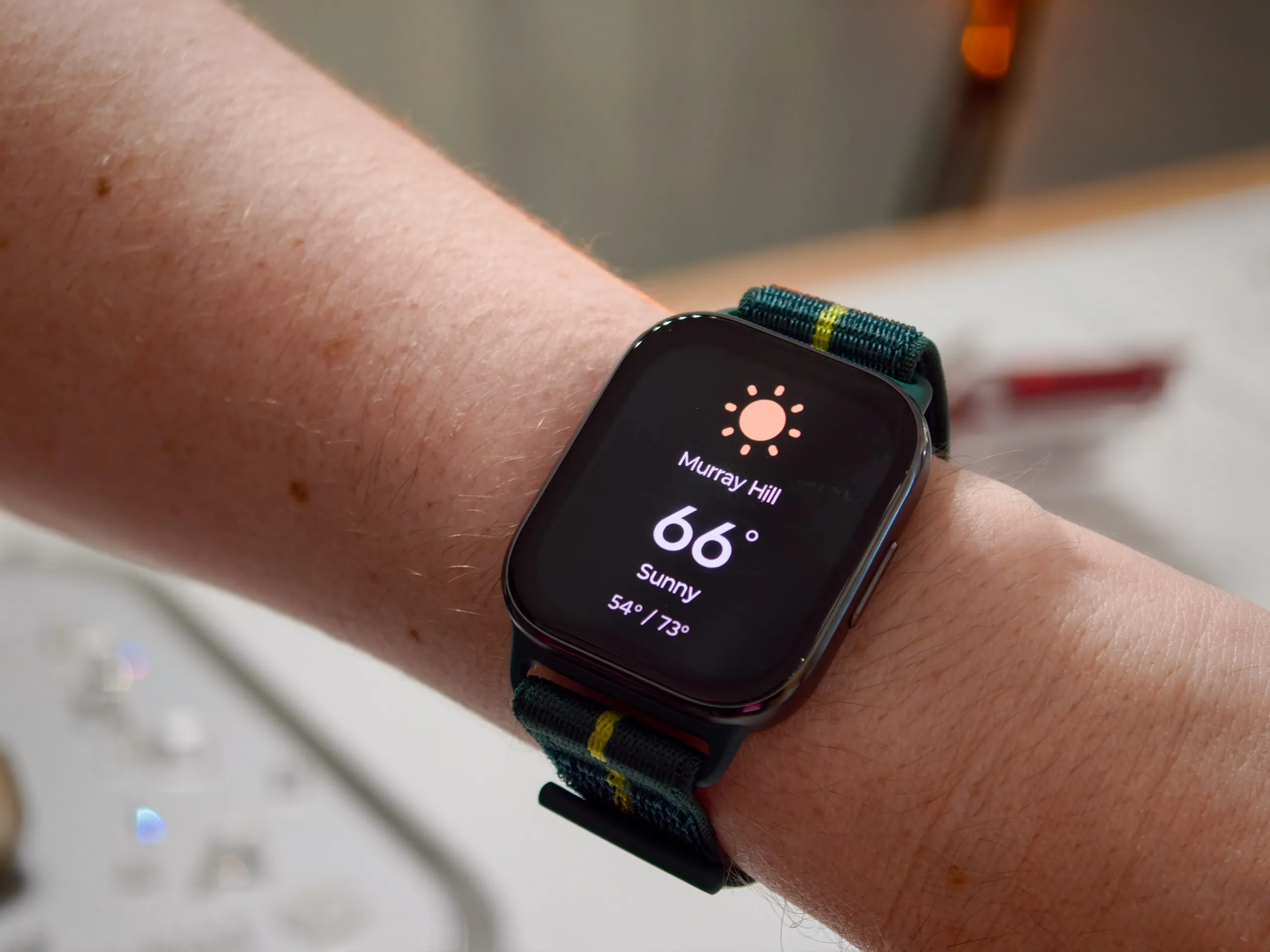 Moto Watch Fit 2025, vue de face Moto Watch Fit 2025, vue de face