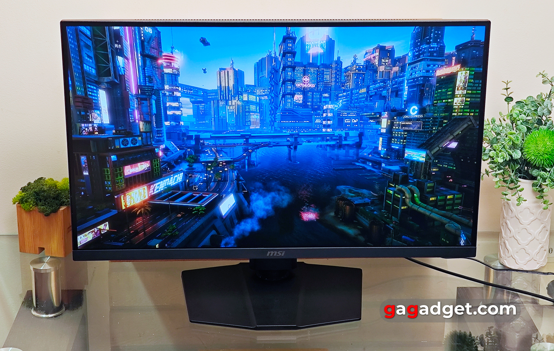 Огляд MSI G274QPF E2 Огляд MSI G274QPF E2