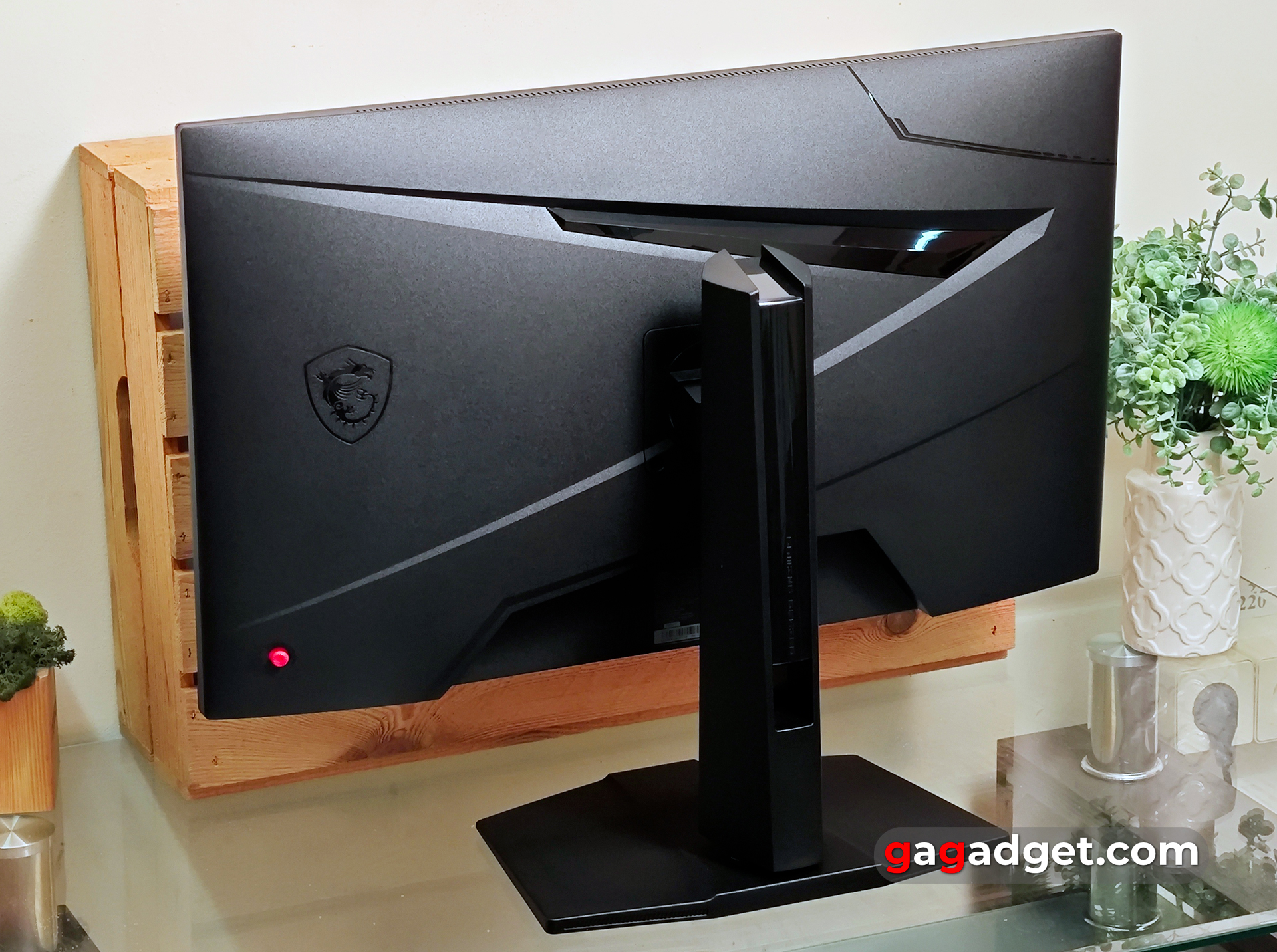 Огляд MSI G274QPF E2 Огляд MSI G274QPF E2