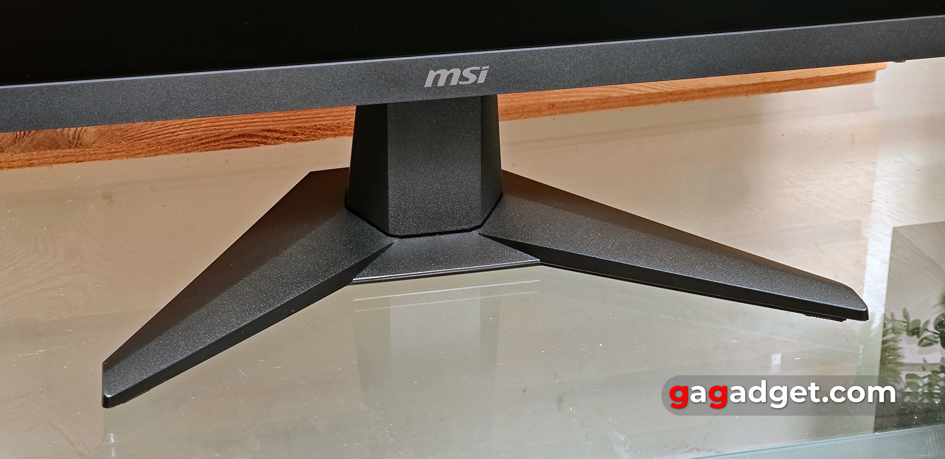 Огляд MSI MAG 256F Огляд MSI MAG 256F