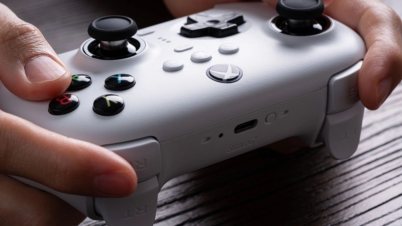 8BitDo Ultimate Xbox-style controller (contrôleur de style Xbox) 8BitDo Ultimate Xbox-style controller (contrôleur de style Xbox)