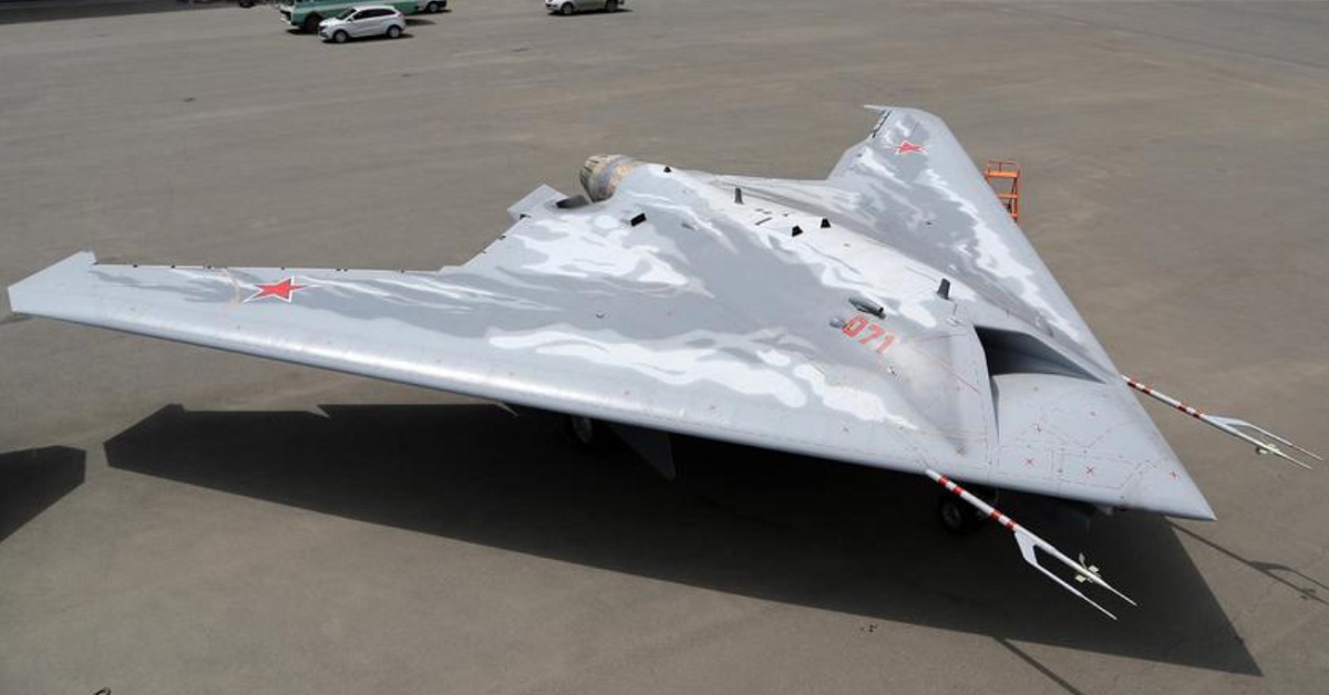 Le drone furtif russe S-70 utilise des composants de haute technologie de fabrication occidentale : Des experts ukrainiens présentent des preuves Le drone furtif russe S-70 utilise des composants de haute technologie de fabrication occidentale : Des experts ukrainiens présentent des preuves