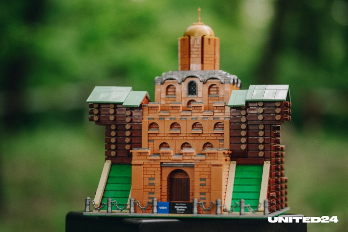 Lego Creators, en collaboration avec la plateforme United24, a présenté des ensembles exclusifs consacrés aux principaux monuments architecturaux de l'Ukraine.-4 Lego Creators, en collaboration avec la plateforme United24, a présenté des ensembles exclusifs consacrés aux principaux monuments architecturaux de l'Ukraine.-4