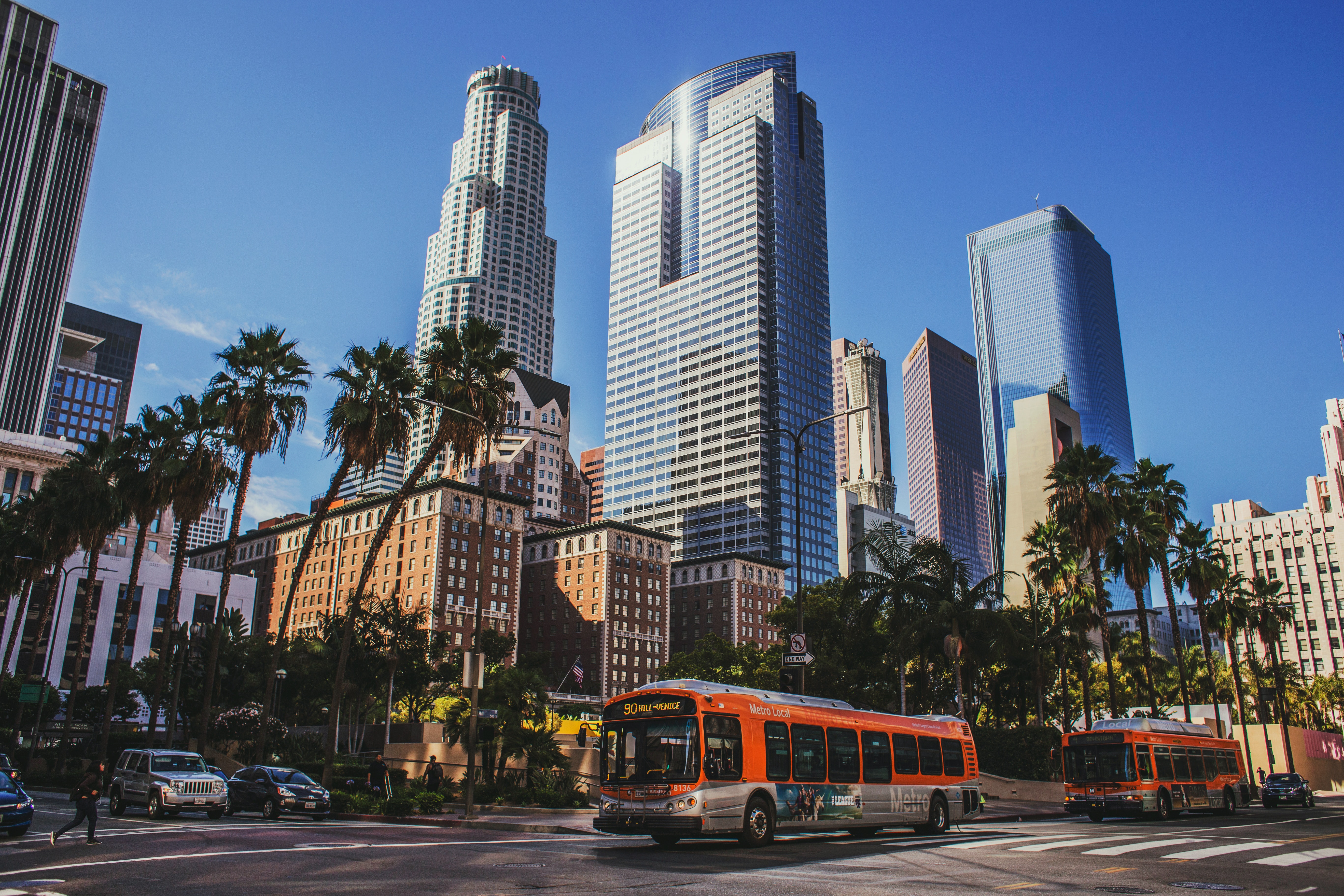 Les autorités de Los Angeles cherchent à obtenir l'autorisation de créer des réglementations pour les robots taxis Les autorités de Los Angeles cherchent à obtenir l'autorisation de créer des réglementations pour les robots taxis
