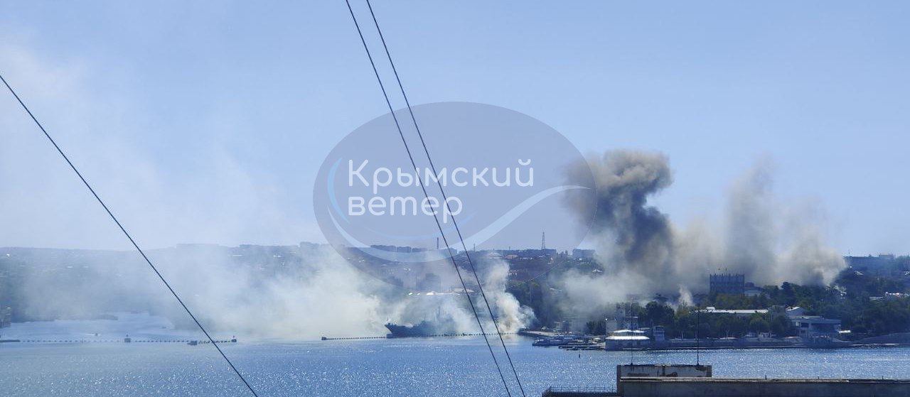 Des missiles ukrainiens détruisent le quartier général de la flotte russe de la mer Noire en Crimée Des missiles ukrainiens détruisent le quartier général de la flotte russe de la mer Noire en Crimée
