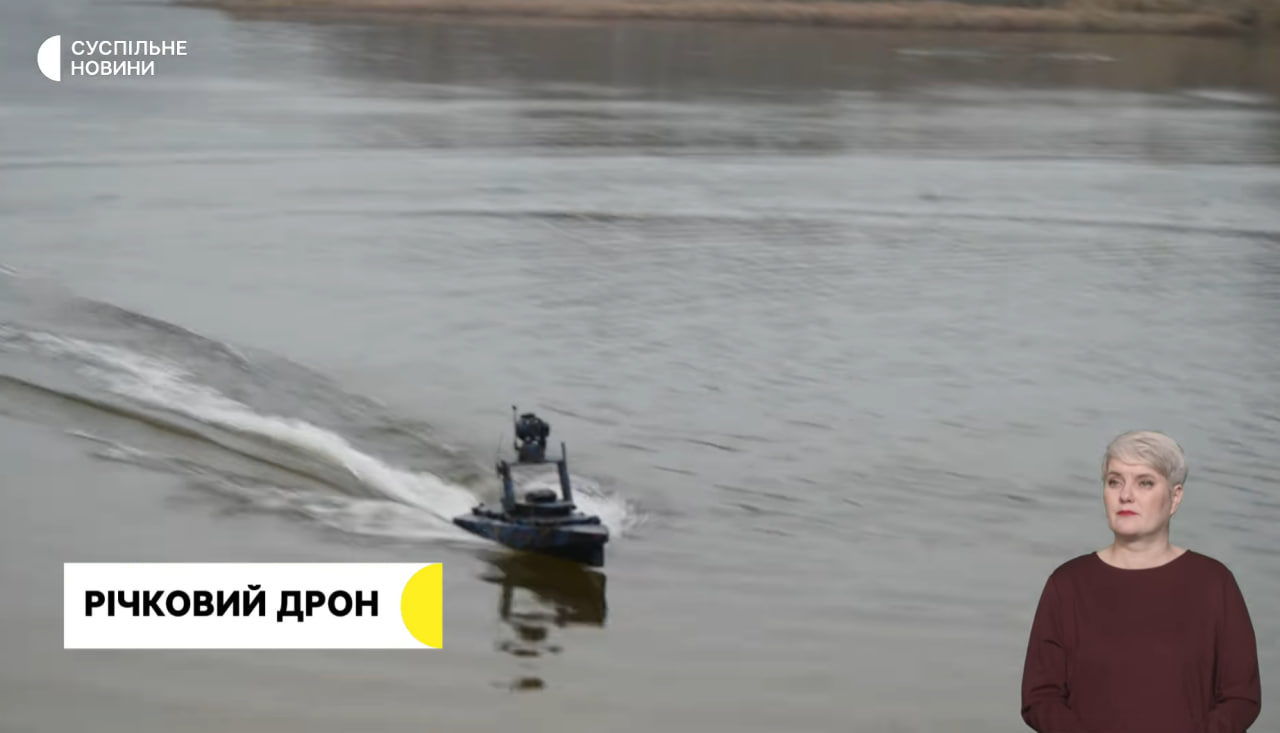Bateau fluvial sans équipage Black Widow 2 Bateau fluvial sans équipage Black Widow 2