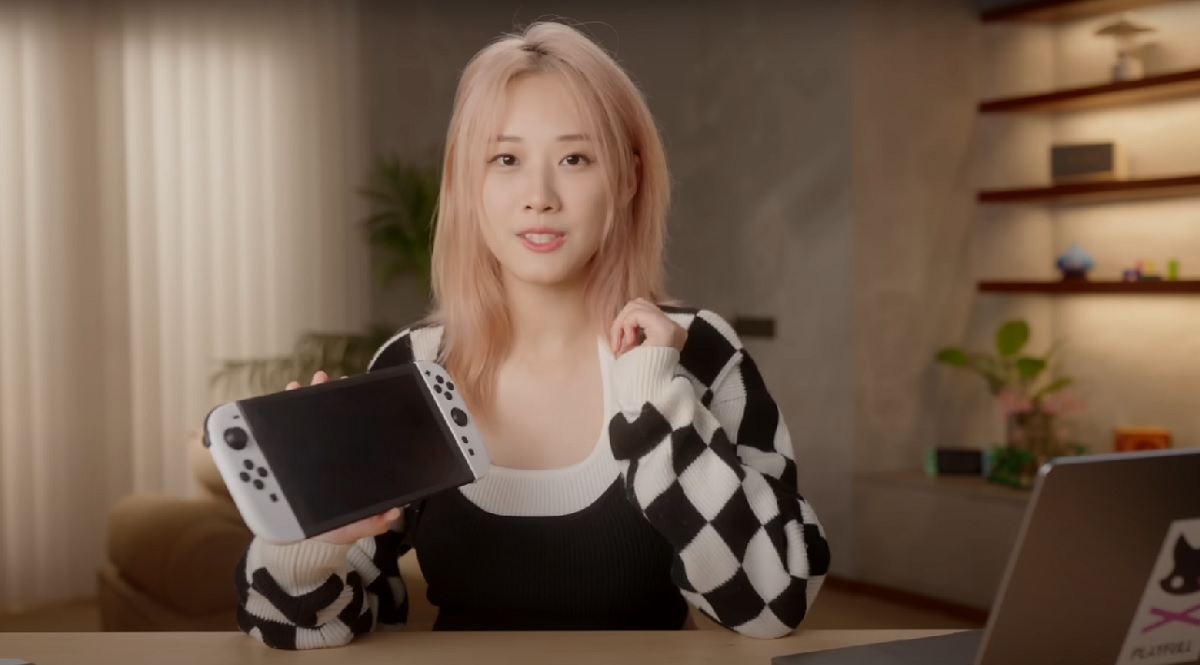 Un blogueur chinois a créé une maquette en 3D de la Nintendo Switch 2 en se basant sur des fuites et en faisant des comparaisons avec d'autres consoles portables (vidéo). Un blogueur chinois a créé une maquette en 3D de la Nintendo Switch 2 en se basant sur des fuites et en faisant des comparaisons avec d'autres consoles portables (vidéo).