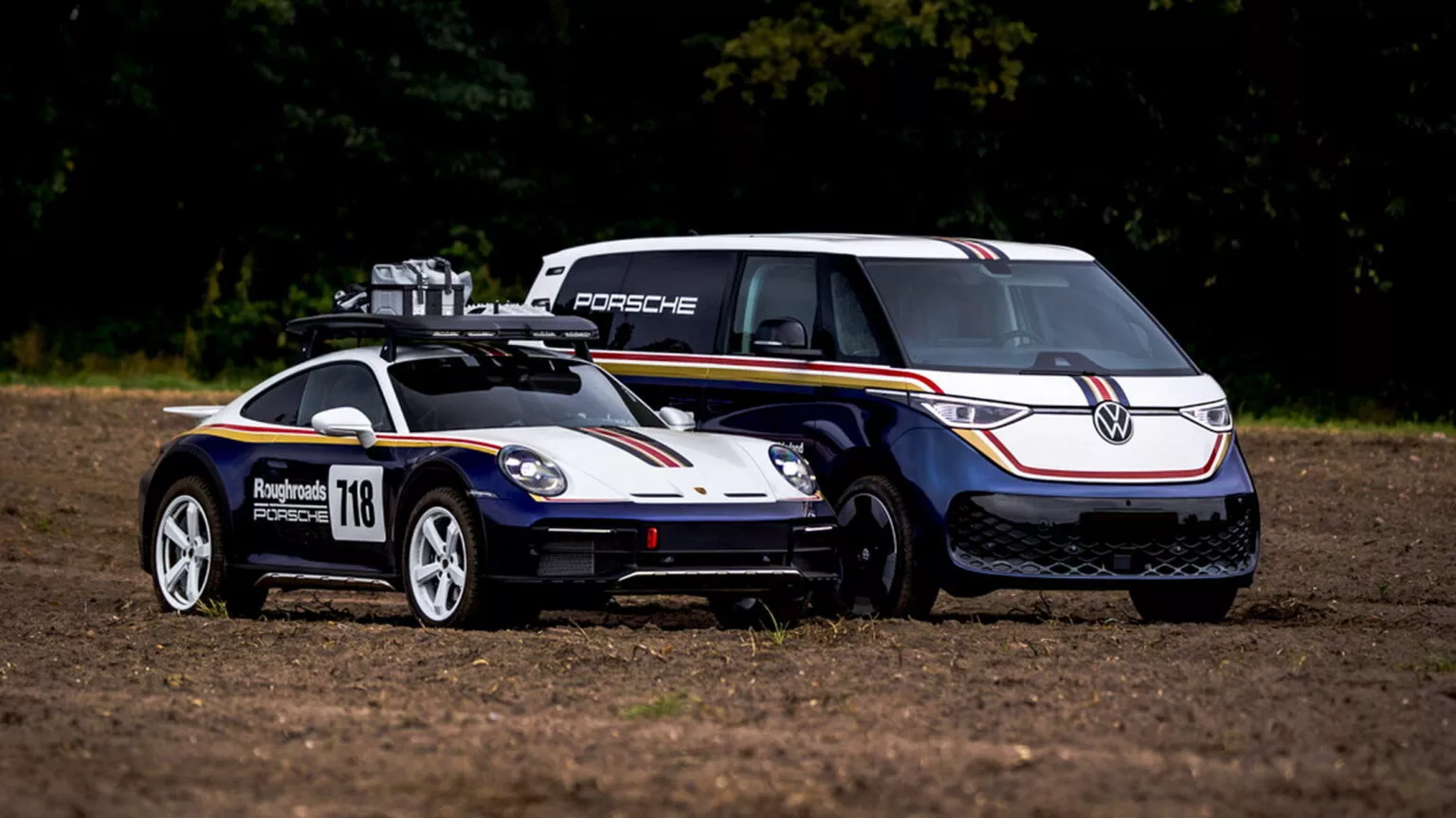 Porsche 911 Dakar avec la camionnette VW ID. Buzz Porsche 911 Dakar avec la camionnette VW ID. Buzz