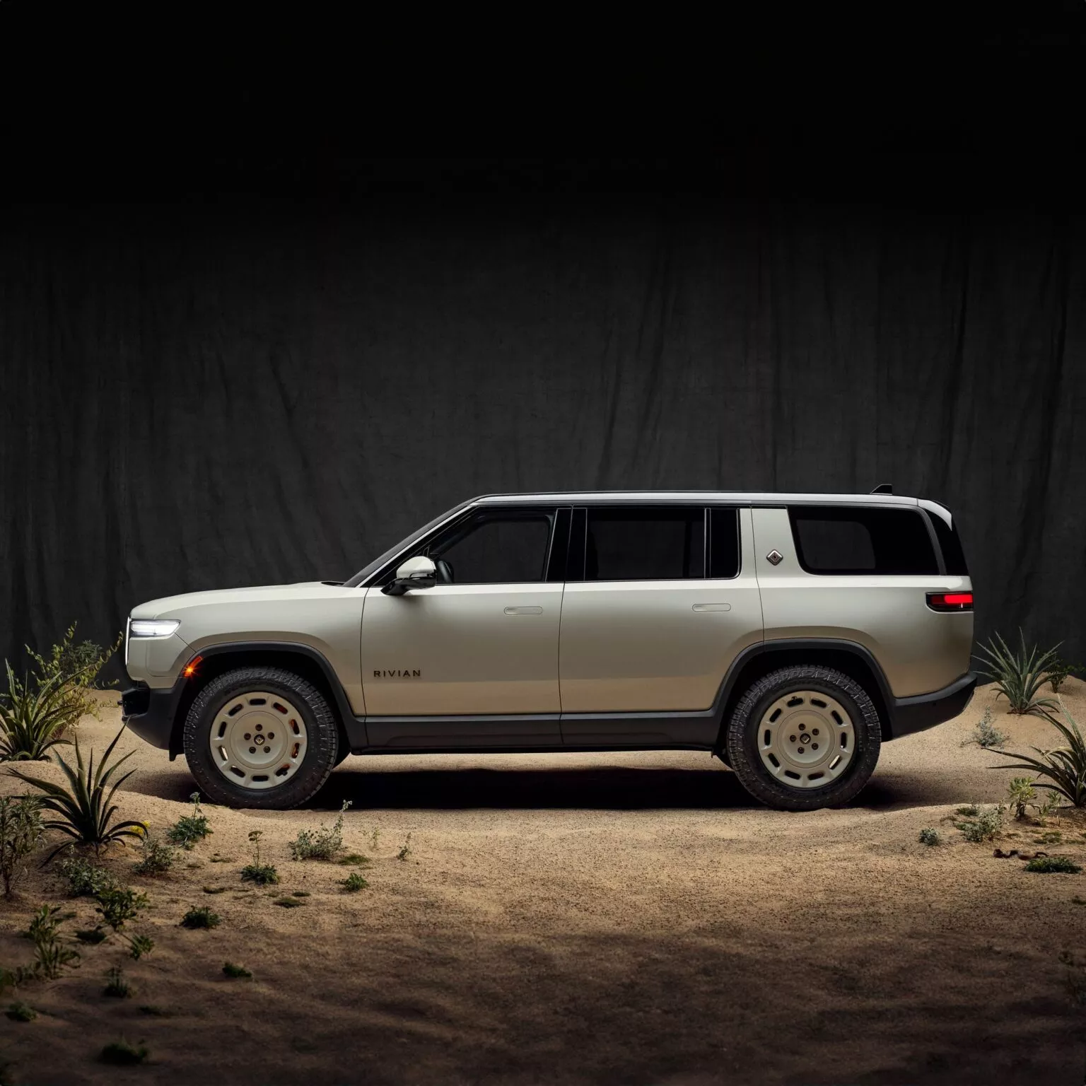 Rivian R1 Dune Edition Vue avant Rivian R1 Dune Edition Vue avant