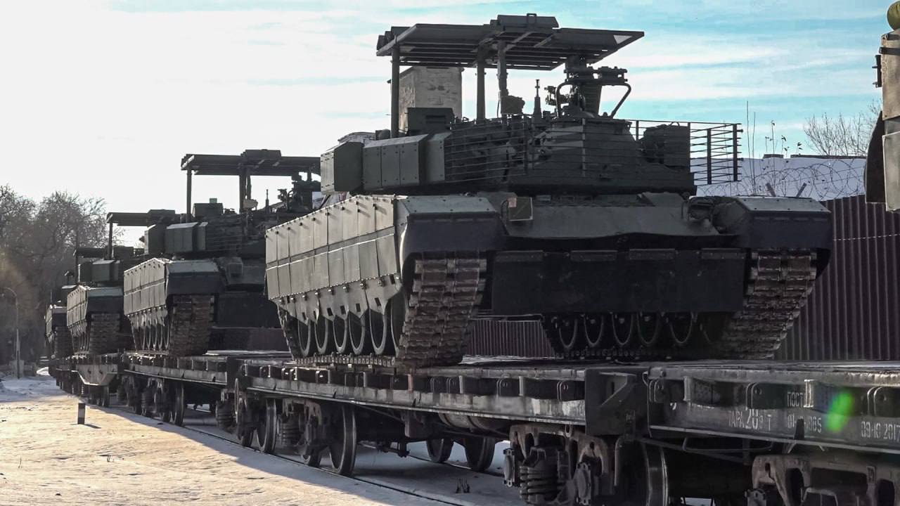Танки Т-80БВМ з 'Омсктрансмаш'. Ілюстрація: російські ЗМІ Танки Т-80БВМ з 'Омсктрансмаш'. Ілюстрація: російські ЗМІ