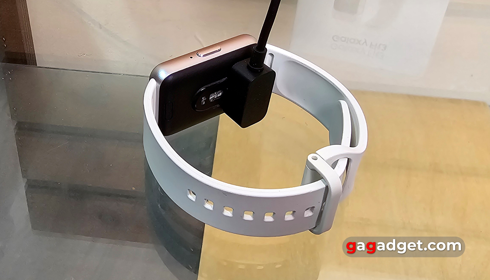 Огляд Samsung Galaxy Fit3 Огляд Samsung Galaxy Fit3