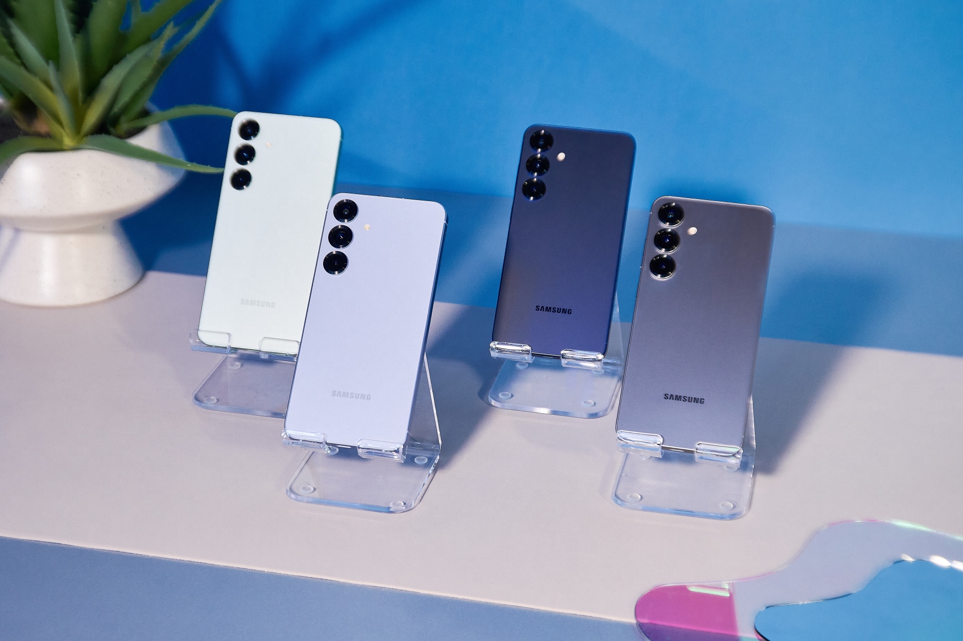 Les principales couleurs du Samsung Galaxy S25+ dans la réalité Les principales couleurs du Samsung Galaxy S25+ dans la réalité