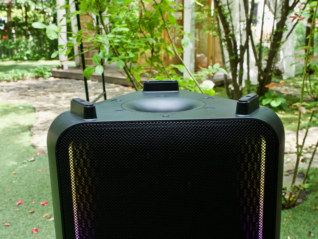 Roi de l'ambiance : Samsung Sound Tower MX-ST50B haut-parleur robuste avec batterie intégrée et rétroéclairage LED-31 Roi de l'ambiance : Samsung Sound Tower MX-ST50B haut-parleur robuste avec batterie intégrée et rétroéclairage LED-31