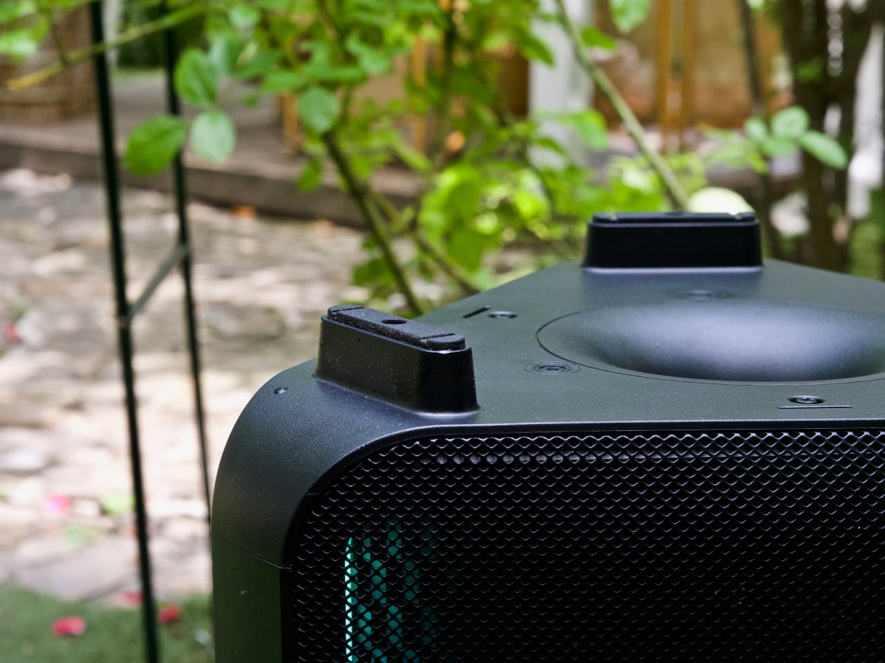 Roi de l'ambiance : Samsung Sound Tower MX-ST50B haut-parleur robuste avec batterie intégrée et rétroéclairage LED-32 Roi de l'ambiance : Samsung Sound Tower MX-ST50B haut-parleur robuste avec batterie intégrée et rétroéclairage LED-32