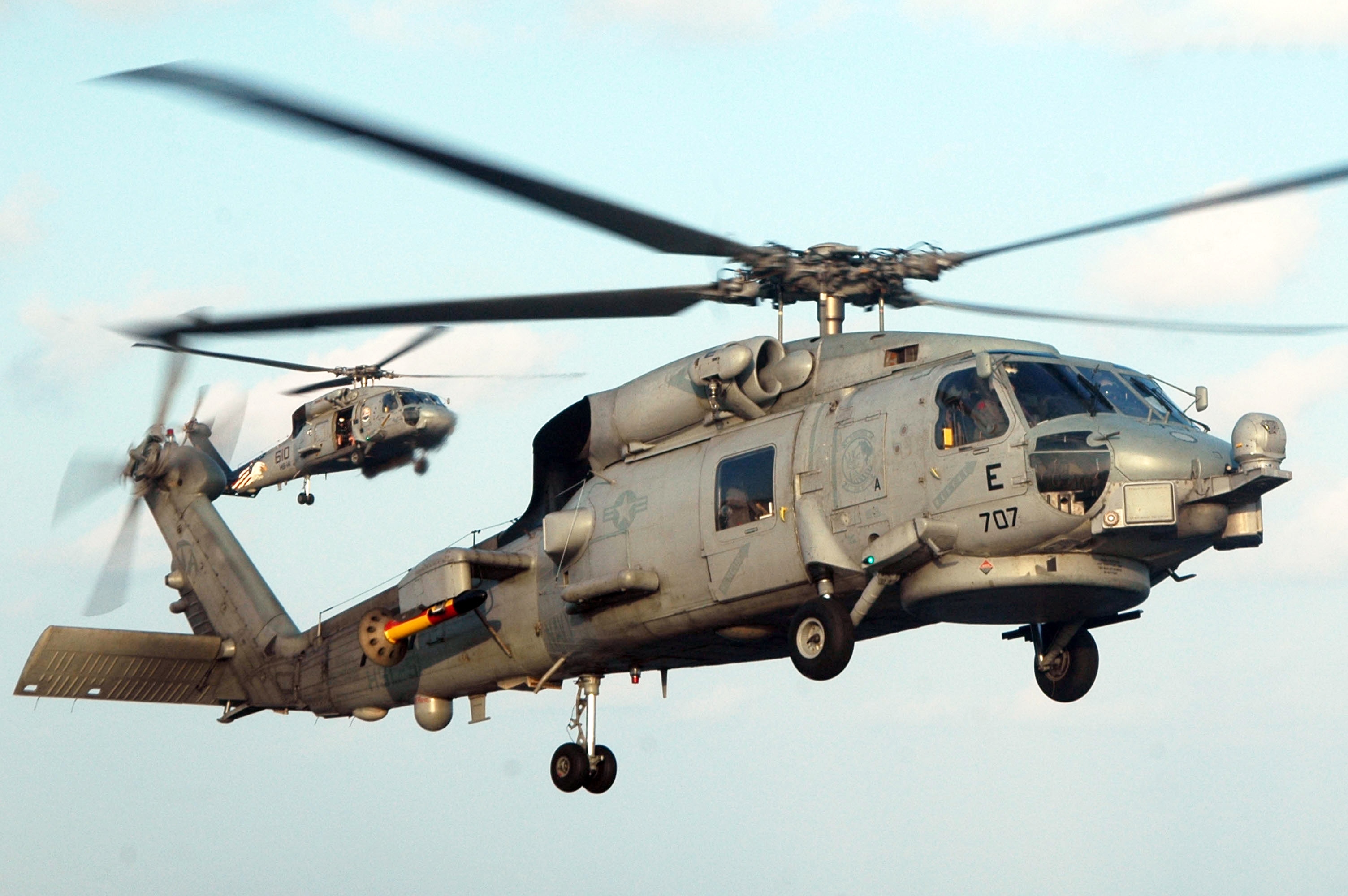 Contrat de 380 millions de dollars : l'Espagne commande à Lockheed Martin 8 hélicoptères Sikorsky MH-60R Seahawk pour remplacer les hélicoptères Sikorsky SH-3 Sea King. Contrat de 380 millions de dollars : l'Espagne commande à Lockheed Martin 8 hélicoptères Sikorsky MH-60R Seahawk pour remplacer les hélicoptères Sikorsky SH-3 Sea King.
