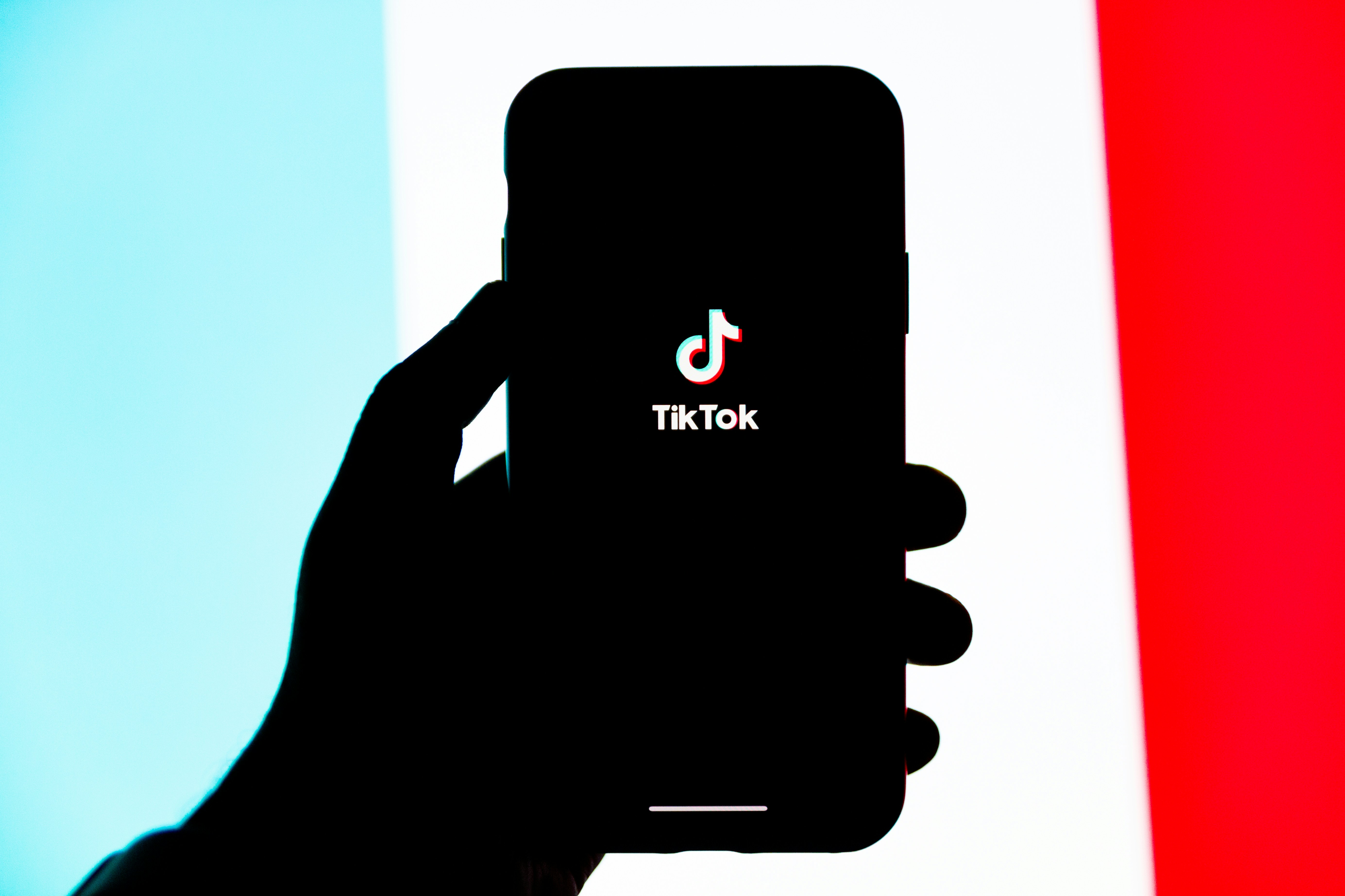 Universal Music a accusé TikTok de faire pression et de menacer de remplacer les musiciens par une intelligence artificielle. Universal Music a accusé TikTok de faire pression et de menacer de remplacer les musiciens par une intelligence artificielle.
