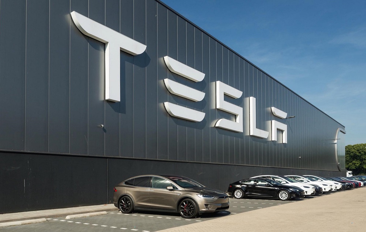 Tesla fait l'objet de poursuites pénales pour des accidents impliquant un système d'assistance au conducteur