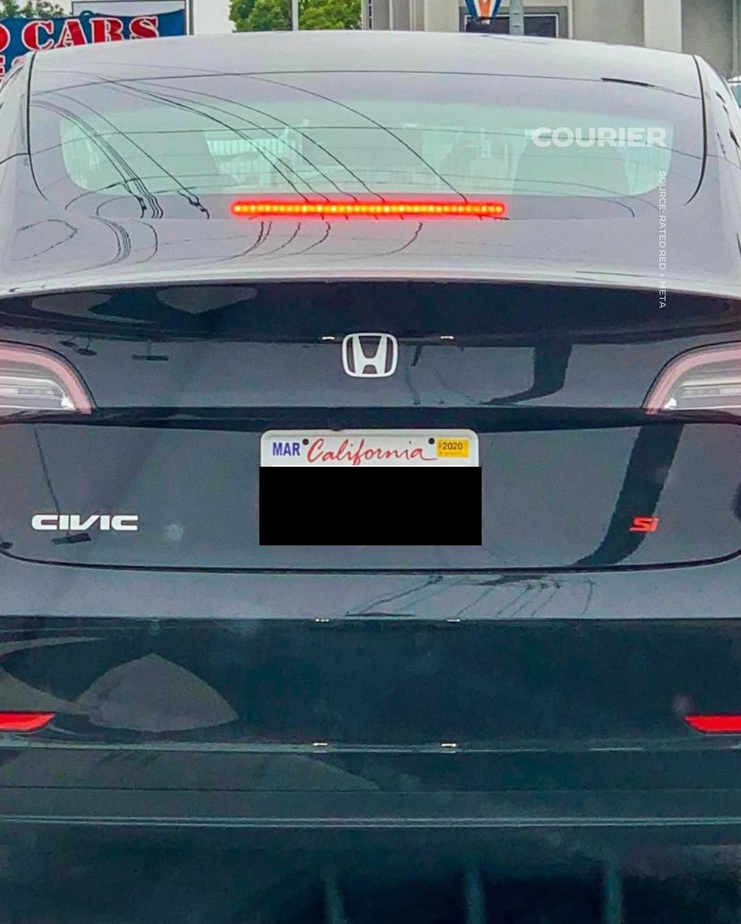 Les propriétaires de Tesla déguisent leurs véhicules en signe de protestation Les propriétaires de Tesla déguisent leurs véhicules en signe de protestation