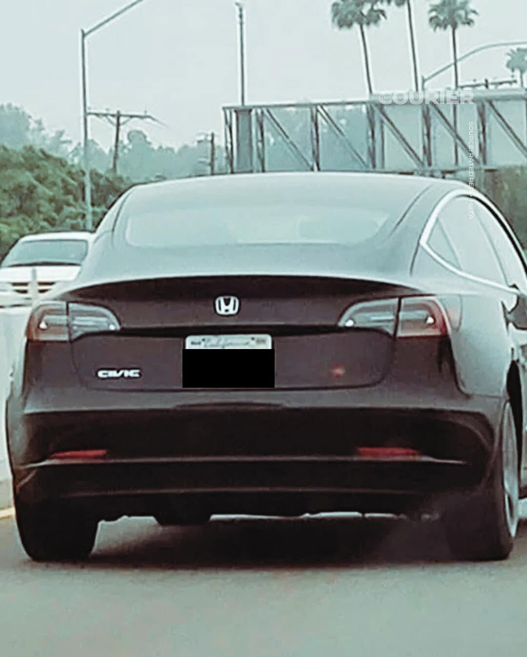 Protestations créatives des propriétaires de Tesla par le biais de modifications apportées aux véhicules Protestations créatives des propriétaires de Tesla par le biais de modifications apportées aux véhicules