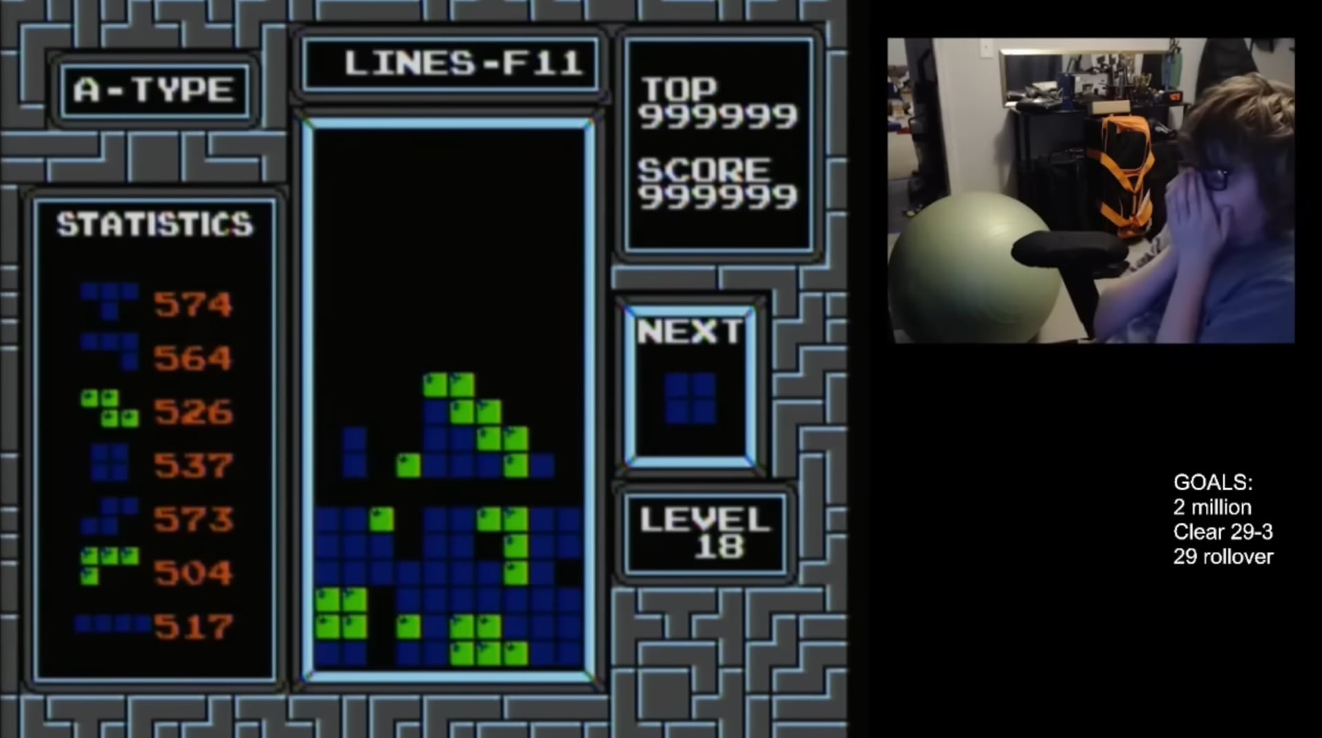 Willis Gibson, 13 ans, originaire des États-Unis, est devenu la première personne à avoir terminé TOUT le jeu Tetris (vidéo). Willis Gibson, 13 ans, originaire des États-Unis, est devenu la première personne à avoir terminé TOUT le jeu Tetris (vidéo).