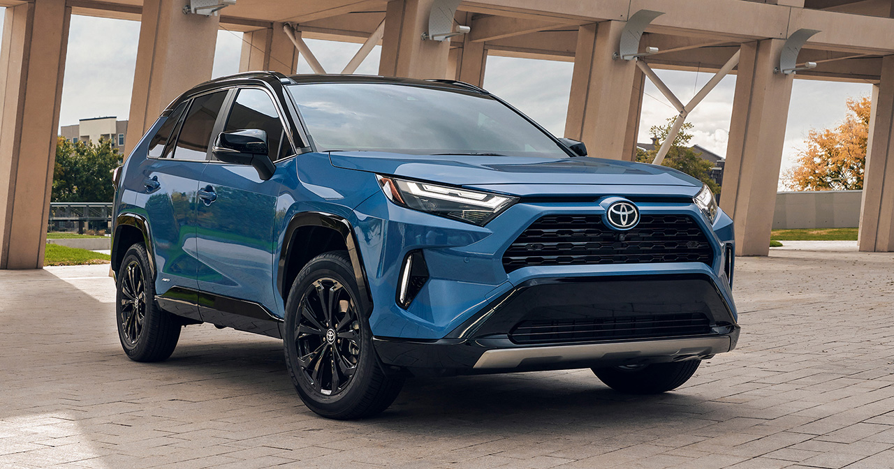 L'actuel Toyota RAV4 Hybride (2025) dans la version destinée au marché américain L'actuel Toyota RAV4 Hybride (2025) dans la version destinée au marché américain
