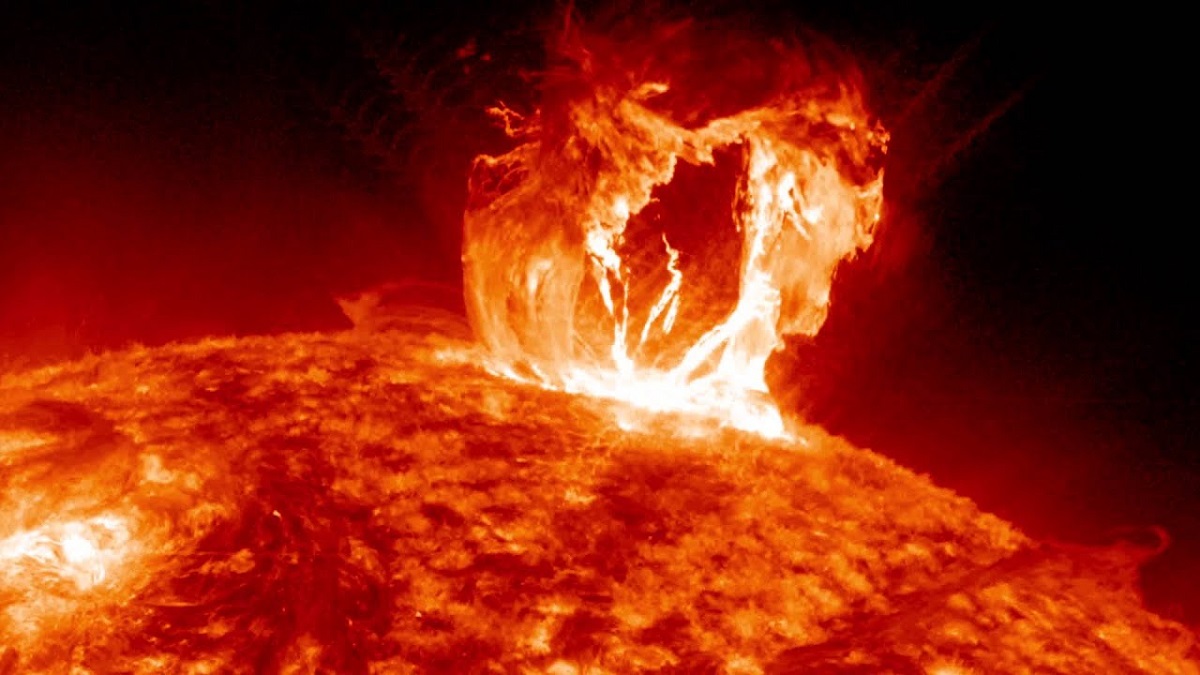 Le Soleil se déchaîne à nouveau ! Dans les deux prochains jours, la Terre sera frappée par un puissant orage magnétique de classe G4. Le Soleil se déchaîne à nouveau ! Dans les deux prochains jours, la Terre sera frappée par un puissant orage magnétique de classe G4.