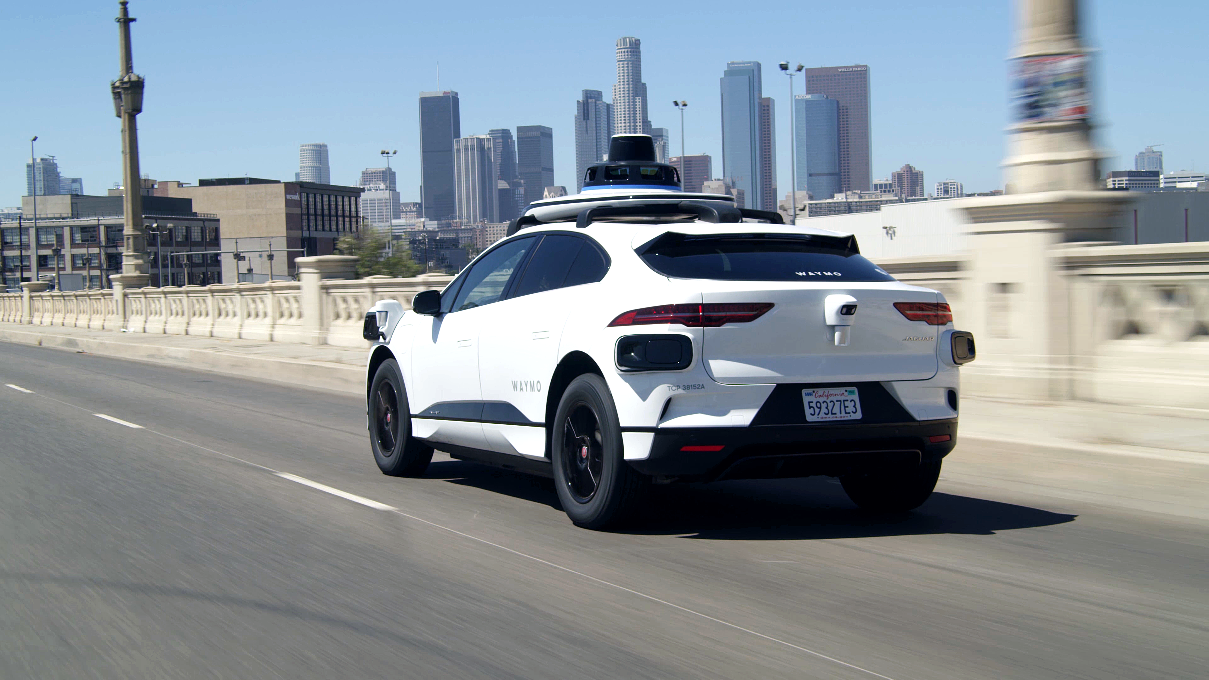 Waymo lance des robots-taxis payants à Los Angeles Waymo lance des robots-taxis payants à Los Angeles