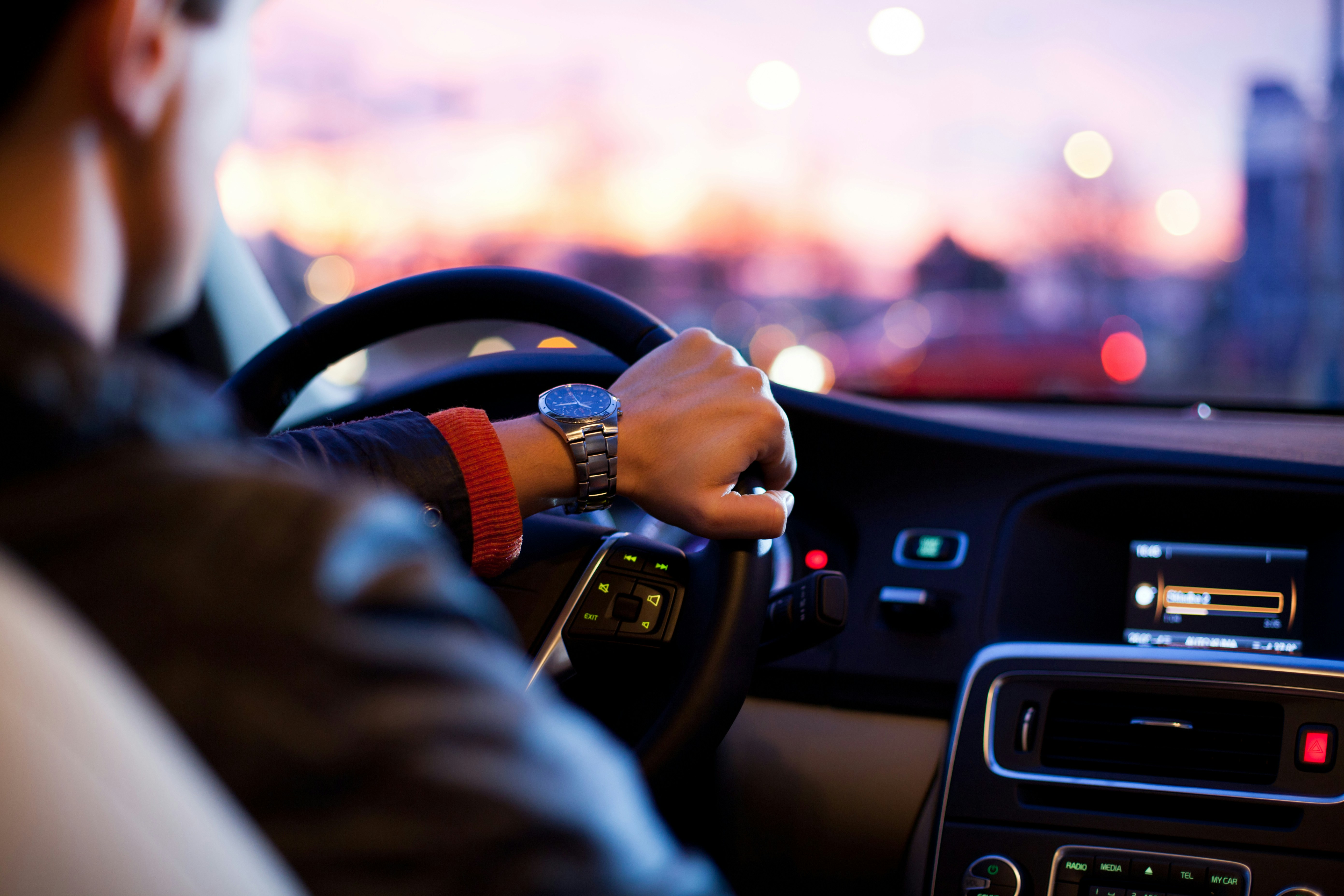 L'intelligence artificielle accuse à tort un expert en IA d'avoir utilisé son téléphone au volant et lui inflige une amende L'intelligence artificielle accuse à tort un expert en IA d'avoir utilisé son téléphone au volant et lui inflige une amende
